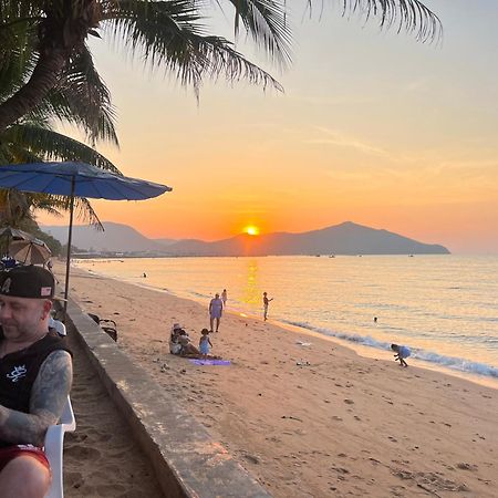 Bangsaray Beach Resort Bang Sare Exteriör bild