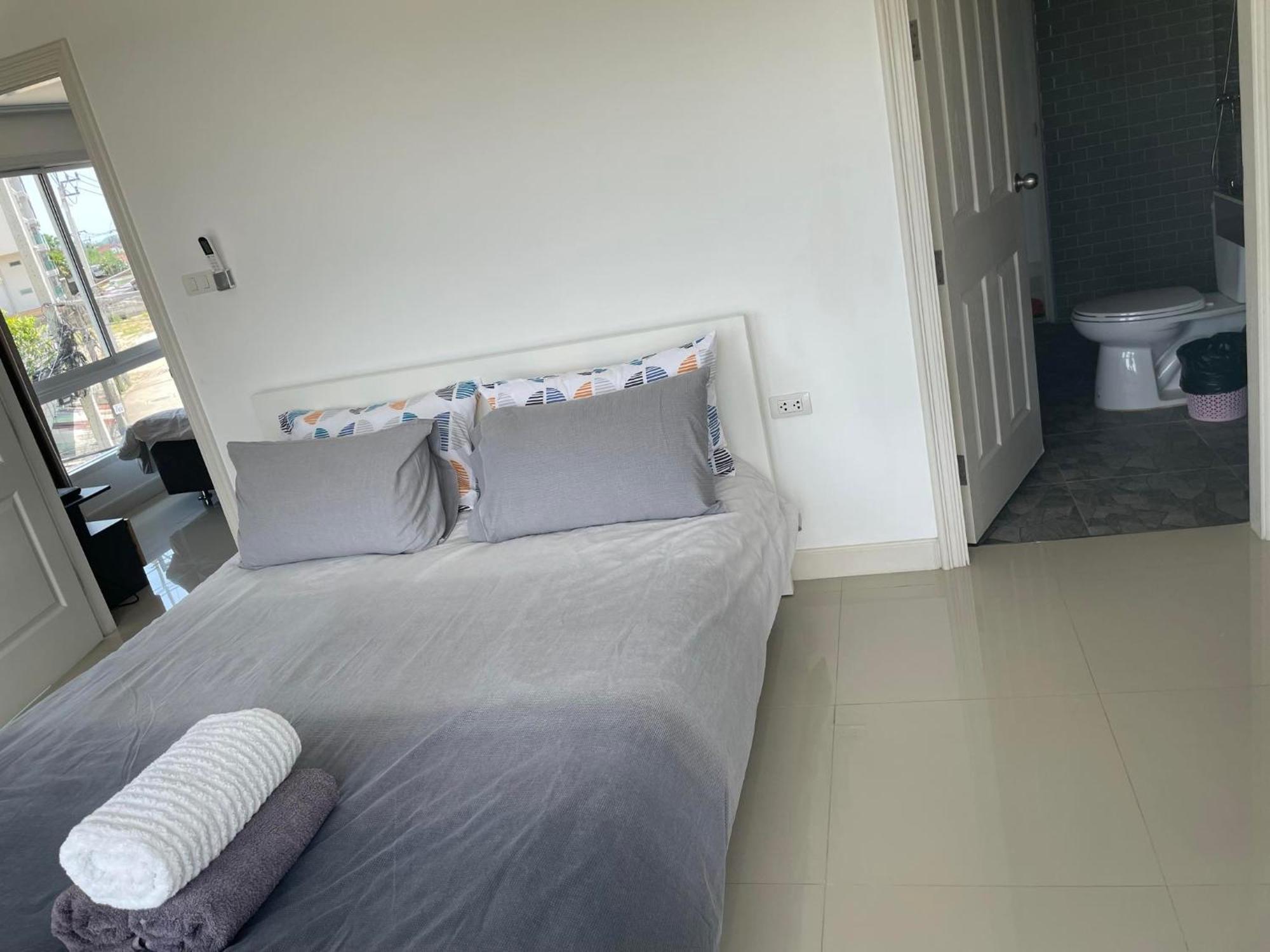 Bangsaray Beach Resort Bang Sare Exteriör bild