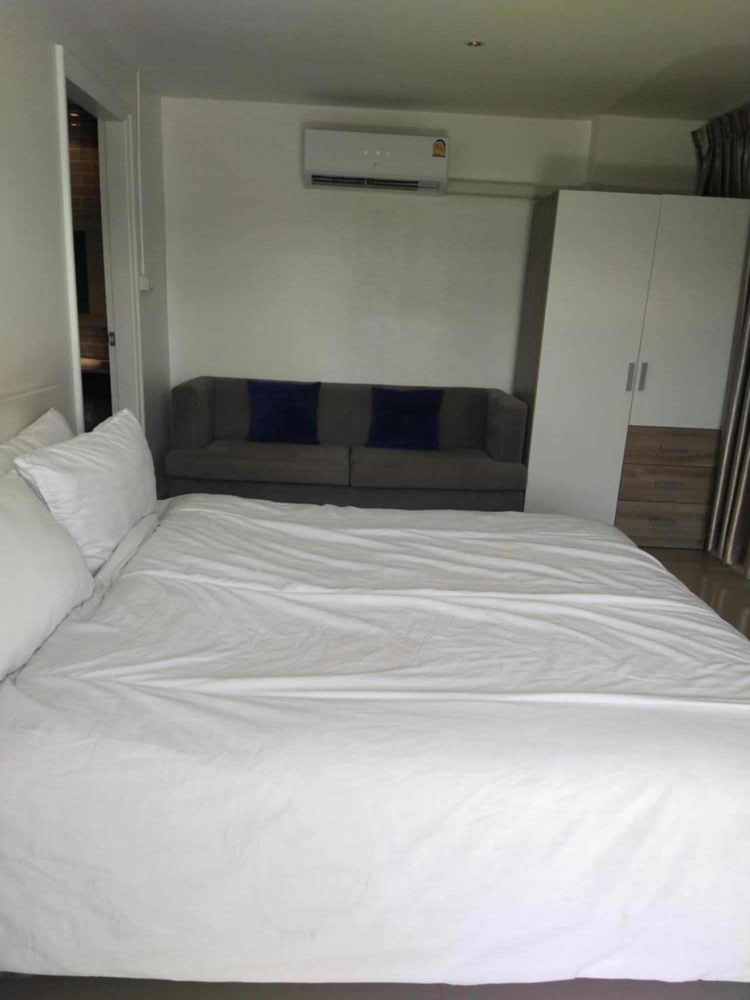 Bangsaray Beach Resort Bang Sare Exteriör bild